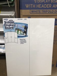 こちらはTrifold display boardsの名称ですね。
