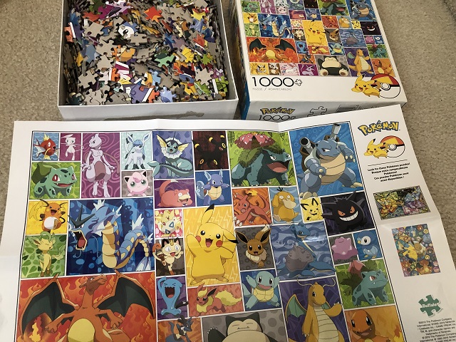 1000ピースのポケモンパズルにはポスターが入っていました。