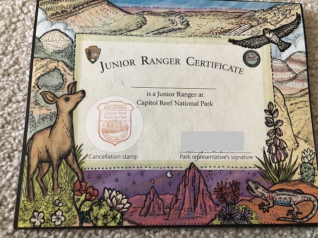 キャピトルリーフ国立公園のジュニアパークレンジャー証明書。