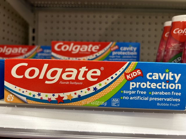 Colgateの子供用歯磨き粉の写真